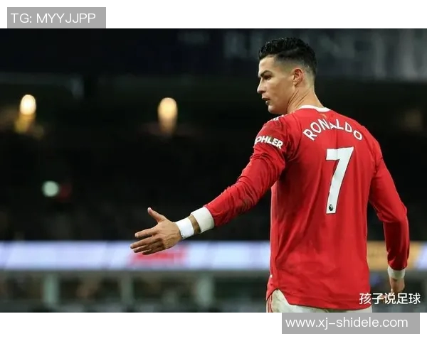 现役19号足球明星背后的故事与成就探索 现役19号足球明星背后的故事与成就探索