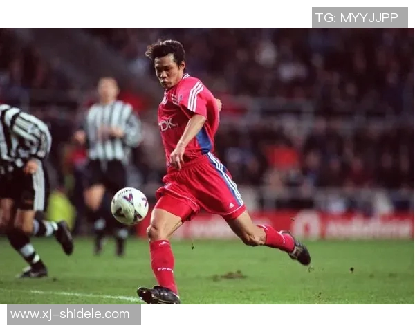 日本足球明星大揭秘:他们如何在绿茵场上展现智慧与才华 日本足球明星大揭秘:他们如何在绿茵场上展现智慧与才华