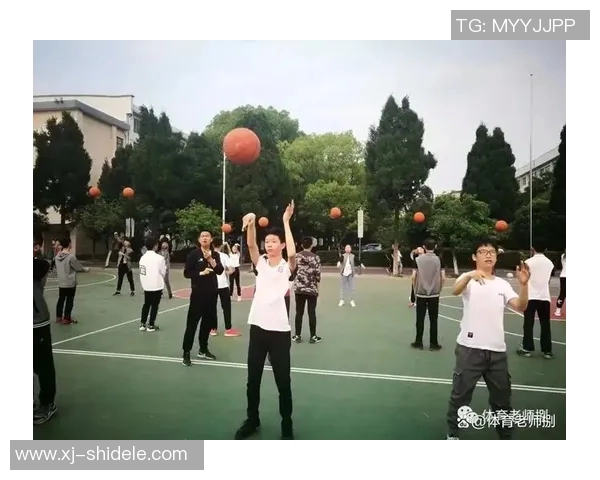 篮球明星爆炸肩的背后故事与训练秘诀揭秘,如何塑造完美投篮姿势与力量 篮球明星爆炸肩的背后故事与训练秘诀揭秘,如何塑造完美投篮姿势与力量